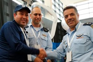 אוויאטור אצל הלקוח